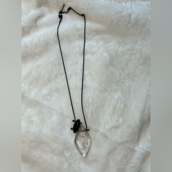 Kenneth Cole Necklace with adjustable length. Diamond shape clear & dark brown - Picture 9 of 11